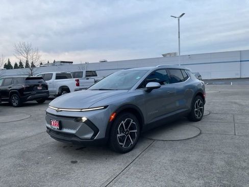 New 2026 Chevrolet Equinox EV LT image 3