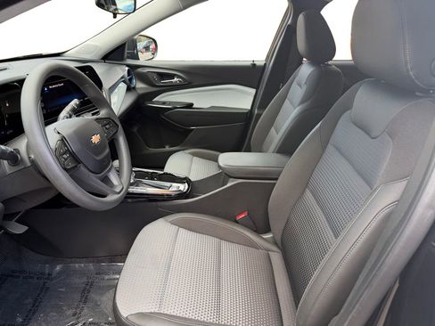 Used 2024 Chevrolet Trax LT image 9