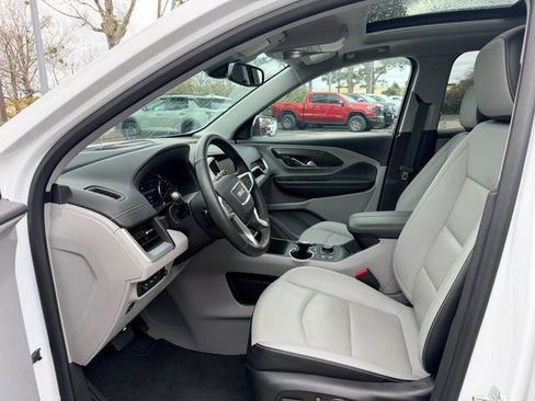 Used 2023 GMC Terrain SLT w/ Infotainment Package II image 12