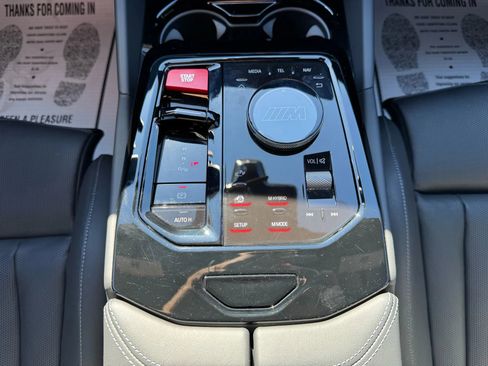 Used 2025 BMW M5 w/ Carbon Package image 32