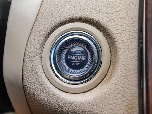 Used 2019 Mercedes-Benz C 300 4MATIC Sedan image 31