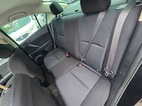 Used 2011 MAZDA MAZDA3 i Sport FWD image 16