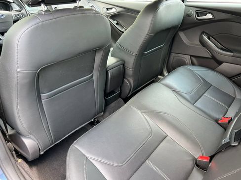 Used 2018 Ford Focus Titanium w/ Titanium Technology Package FWD image 31