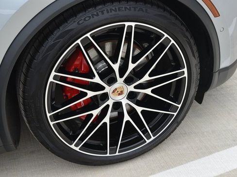 Certified 2025 Porsche Macan 4S Electric image 11