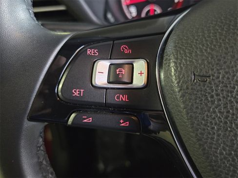 Used 2022 Volkswagen Passat 2.0T SE image 25