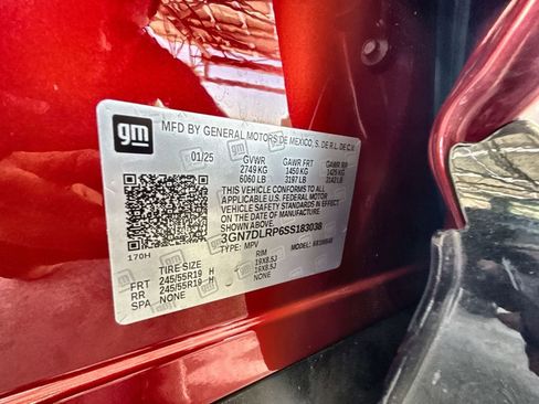 Used 2025 Chevrolet Equinox EV LT w/ Convenience Package image 25