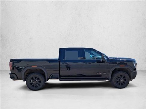 Used 2024 GMC Sierra 2500 AT4 w/ AT4 Premium Plus Package image 4