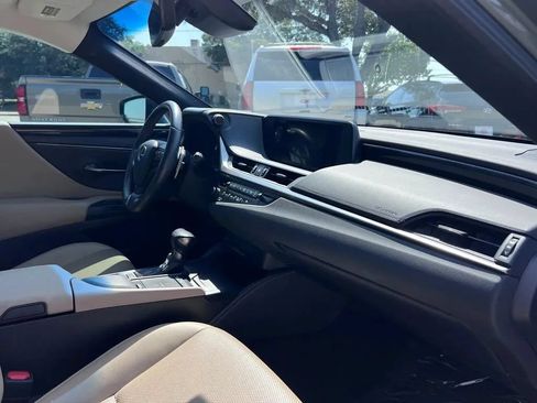 Used 2020 Lexus ES 350 w/ Accessory Package 2 FWD image 32