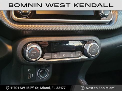 Used 2019 Nissan Kicks SV image 18