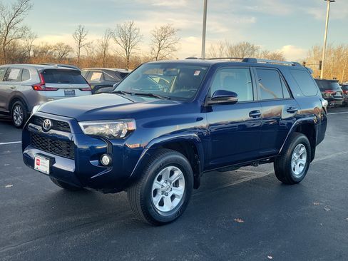 Certified 2019 Toyota 4Runner SR5 Premium image 3