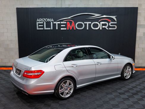 Used 2010 Mercedes-Benz E 550 4MATIC Sedan image 16
