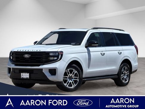 Used 2025 Ford Expedition Active AWD/4WD image 1