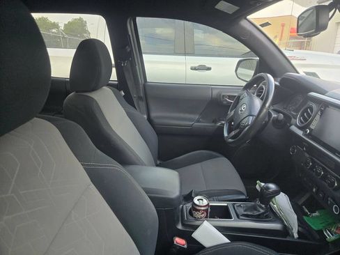 Used 2021 Toyota Tacoma TRD Sport w/ Technology Package RWD image 8