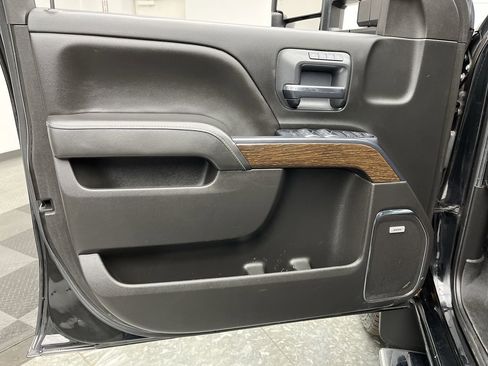 Used 2019 GMC Sierra 2500 Denali image 9