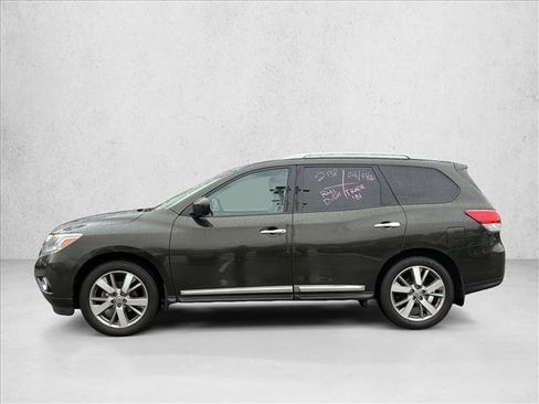 Used 2016 Nissan Pathfinder Platinum w/ Cargo Package image 8