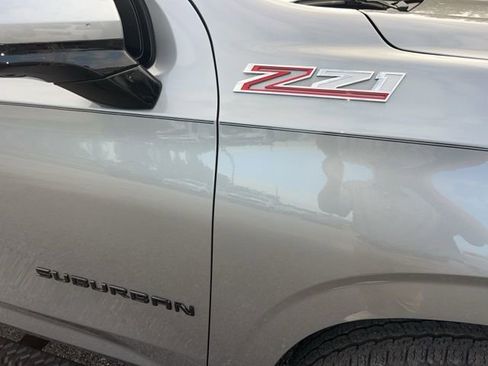 Used 2024 Chevrolet Suburban Z71 w/ Luxury Package image 8