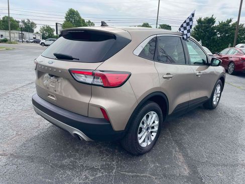 Used 2021 Ford Escape SE FWD image 4