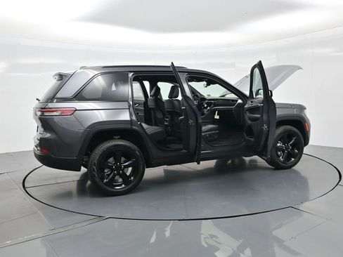 New 2025 Jeep Grand Cherokee Limited image 38