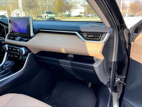 Used 2023 Toyota RAV4 XLE image 13