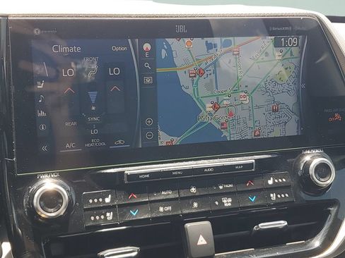 Used 2022 Toyota Highlander Platinum FWD image 19