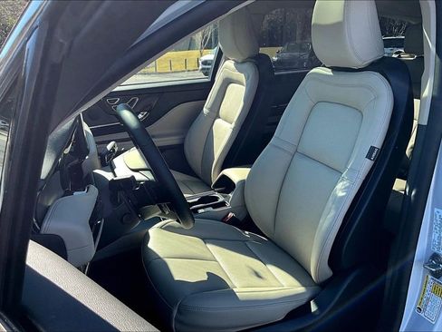 New 2026 Lincoln Corsair Premiere image 9