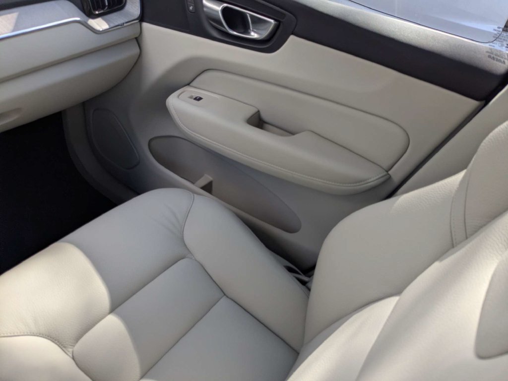 Used 2024 Volvo XC60 T8 Plus w/ Protection Package Premier AWD/4WD image 20