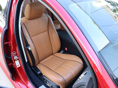 Used 2016 Jaguar XJ R-Sport image 34