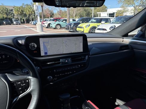 Used 2023 Lexus ES 300h F Sport image 30