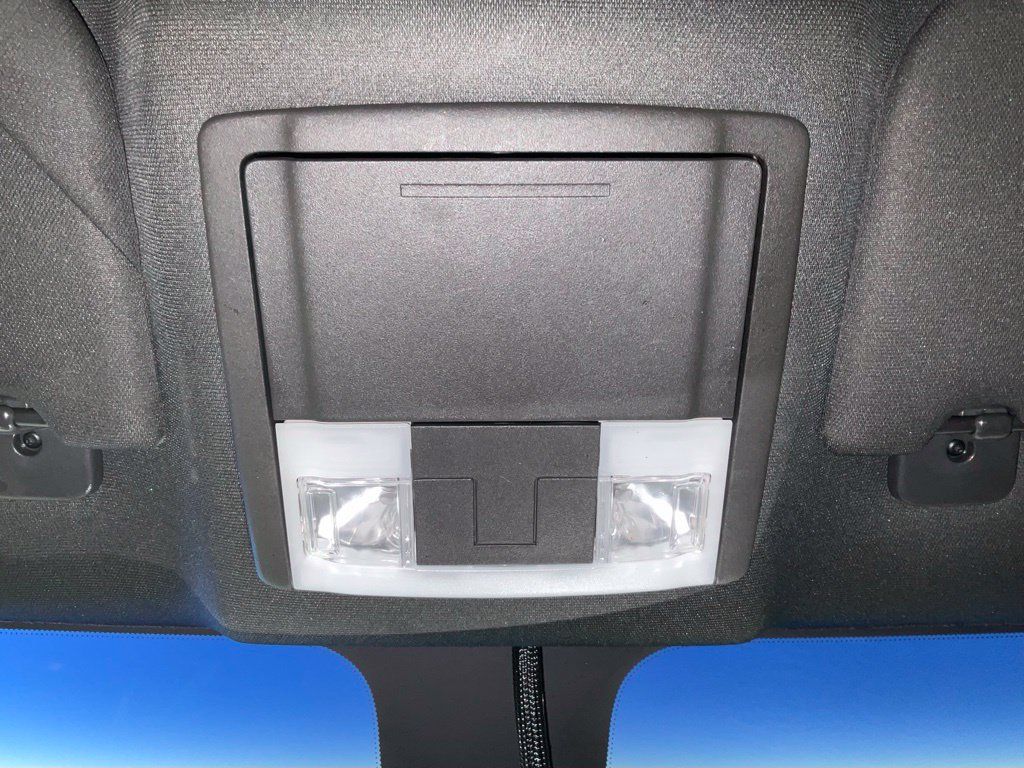 Used 2015 Ford Taurus SEL w/ Equipment Group 201A FWD image 21