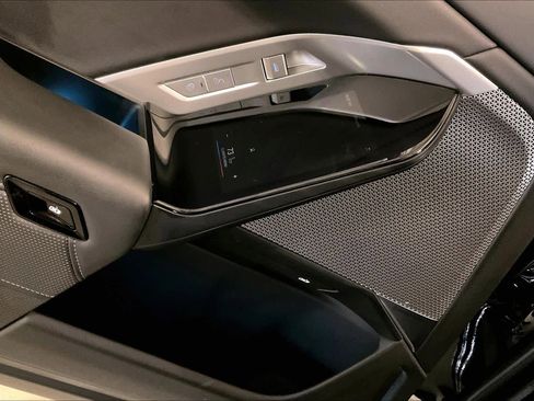 Used 2025 BMW 740i image 34