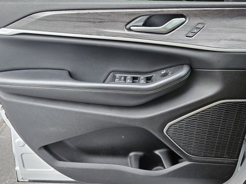 Used 2022 Jeep Grand Cherokee L Limited image 23