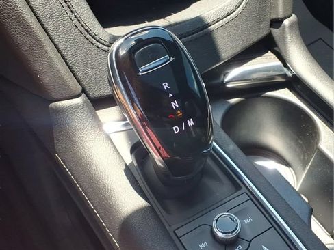 Used 2024 Cadillac XT6 Premium Luxury w/ LPO, Floor Liner Package AWD/4WD image 10