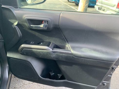 Used 2023 Toyota Tacoma TRD Off-Road image 21