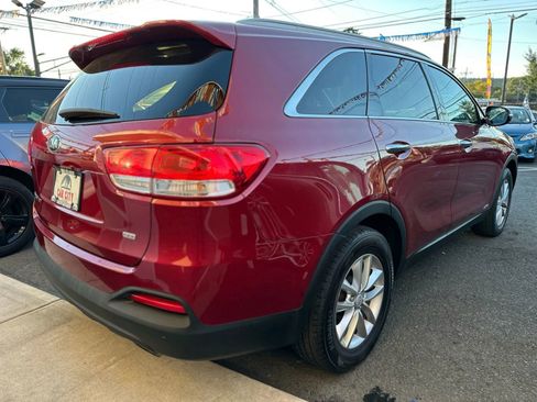 Used 2016 Kia Sorento LX w/ LX Convenience Package image 5