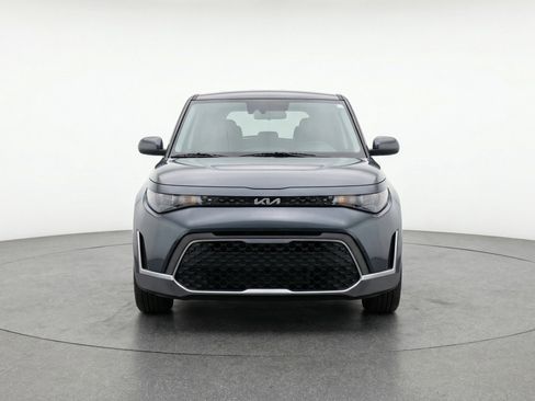 Used 2025 Kia Soul LX w/ LX Technology Package image 2