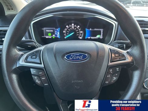 Used 2018 Ford Fusion S image 16