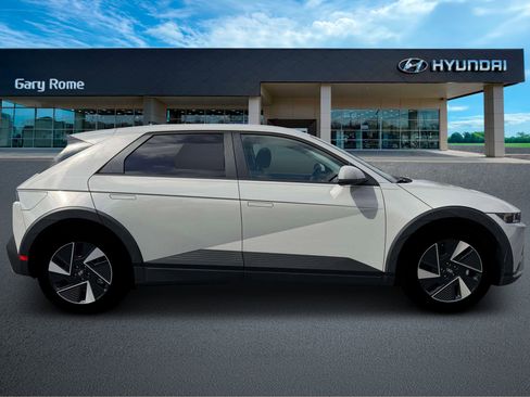 New 2026 Hyundai Ioniq 5 SE AWD/4WD image 9