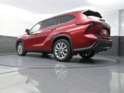 Used 2021 Toyota Highlander Limited AWD/4WD image 34