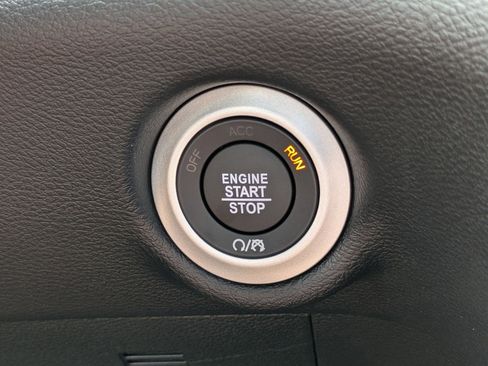 New 2026 Chrysler Voyager LX image 40