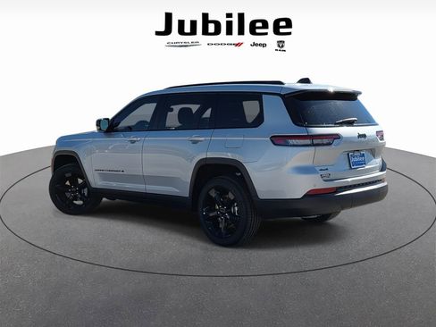 New 2025 Jeep Grand Cherokee L Altitude image 4