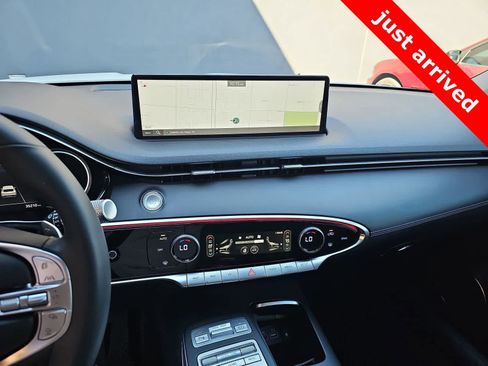 Used 2023 Genesis GV70 2.5T w/ Advanced Package image 20