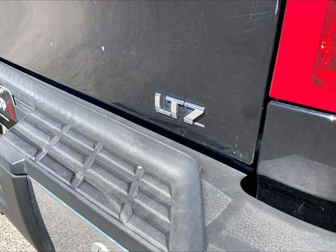 Used 2011 Chevrolet Silverado 2500 LTZ w/ LTZ Plus Package image 10