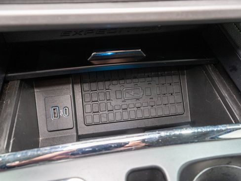 Used 2024 Ford Expedition Max XLT AWD/4WD image 23
