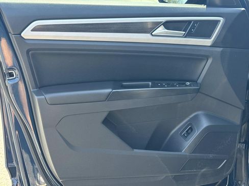 Used 2019 Volkswagen Atlas SEL R-Line AWD/4WD image 17