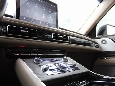 Used 2020 Lincoln Aviator Reserve w/ Equipment Group 201A AWD/4WD image 31
