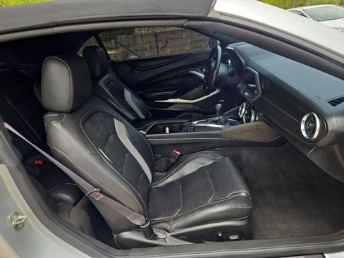 Used 2017 Chevrolet Camaro SS RWD image 27
