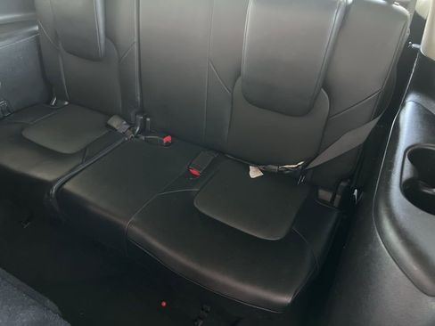 Used 2021 Nissan Armada SV image 26