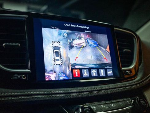 Used 2022 Chrysler Pacifica Limited FWD image 22