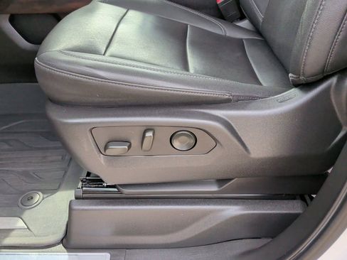 Used 2022 GMC Sierra 1500 SLT w/ SLT Convenience Package image 13