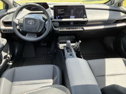 Used 2024 Toyota Prius Limited FWD image 29